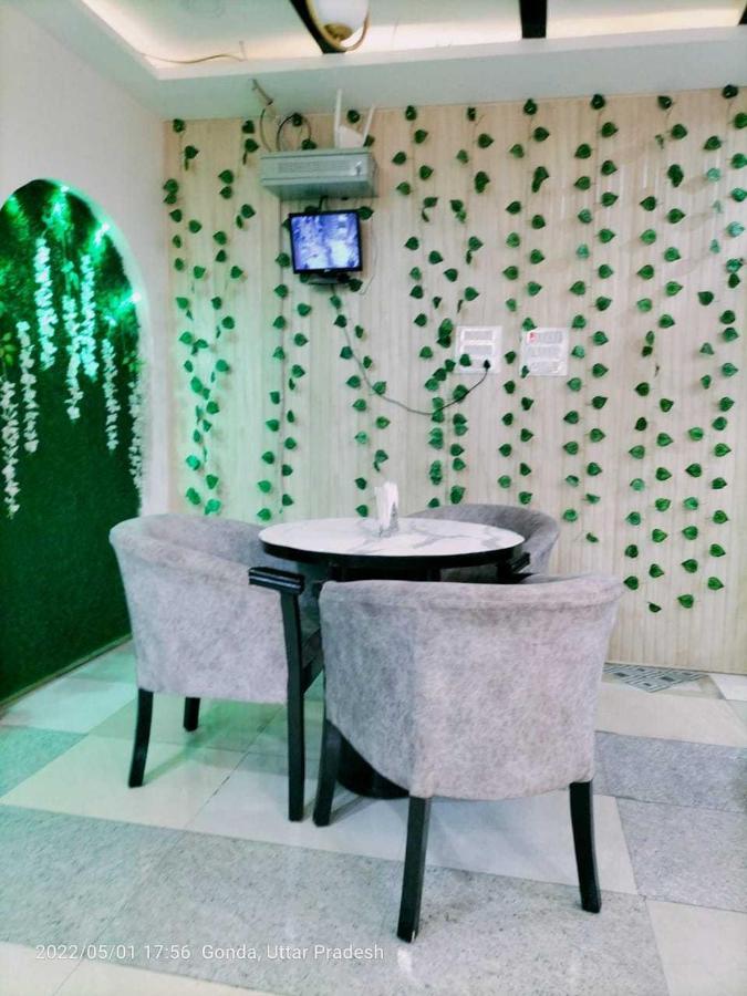 Oyo Mosaic Hotel And Restaurant Gonda Kültér fotó
