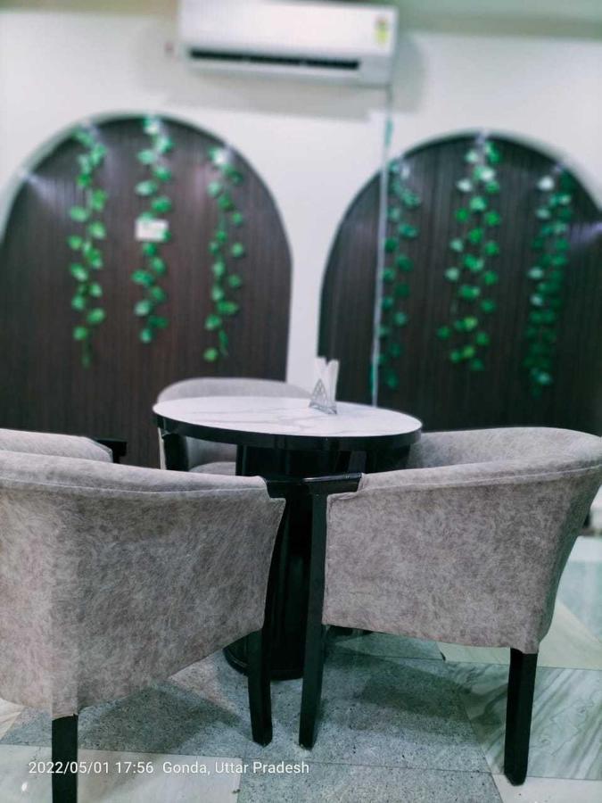 Oyo Mosaic Hotel And Restaurant Gonda Kültér fotó